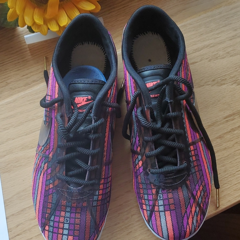Nike tennis shoes